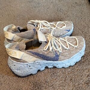 Womens 5.5 Nike shoes